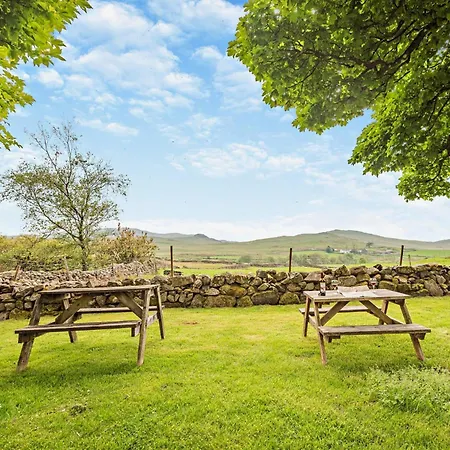 3 Bed In 94529 Eskdale