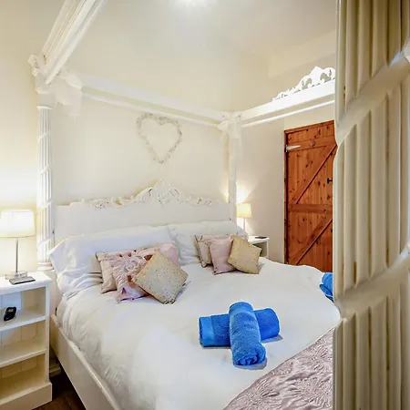 Dom wakacyjny 3 Bed In 94529 *